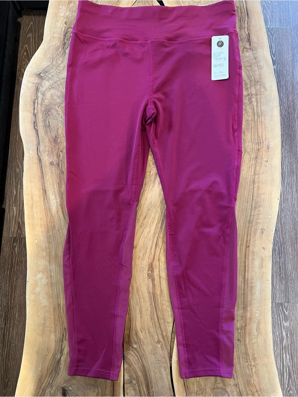 Woman’s High-Waist Berry Leggings